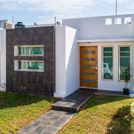 Casa moderna en segura Residencial Hacienda Chetumal Exterior foto